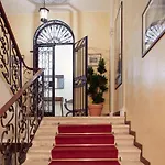 Historical Downtown Apartment